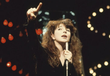 Kate Bush - Cloudbusting