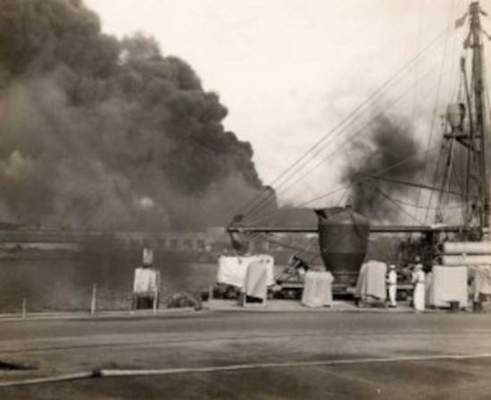 Zeldzame foto van de aanval op Pearl Harbor